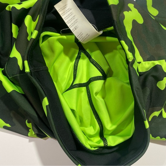 Free People Movement Tide Is High Green Neon Camo 7/8 Activewear LeggingSize S-M - Picture 9 of 15